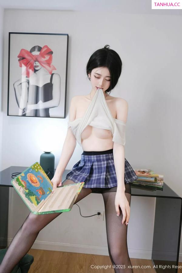   [XiuRen]高清写真图 2025.08.01 No.10613 白小蝶 白衣短裙第14张图片